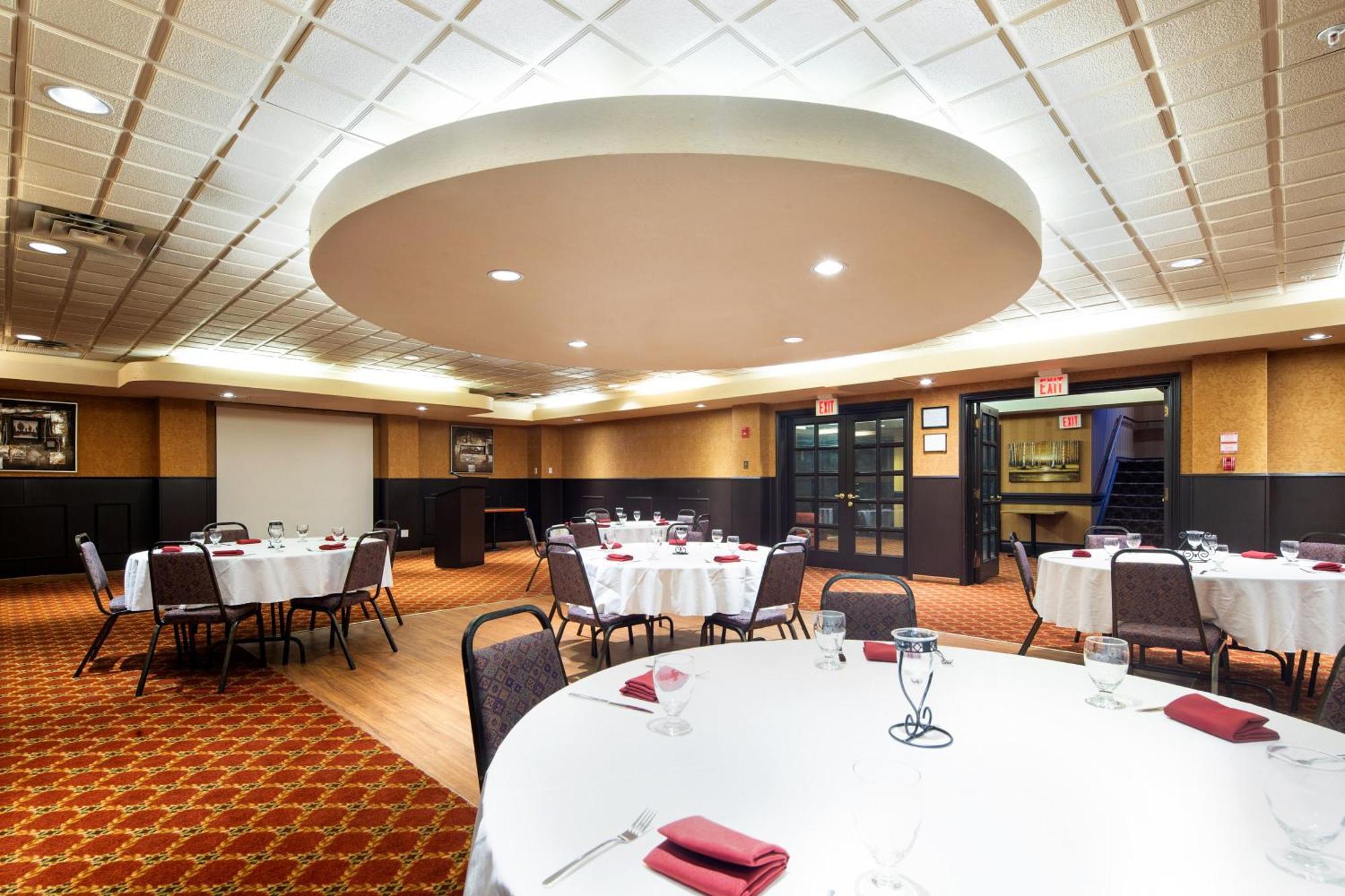 Holiday Inn Hinton By Ihg Exterior photo